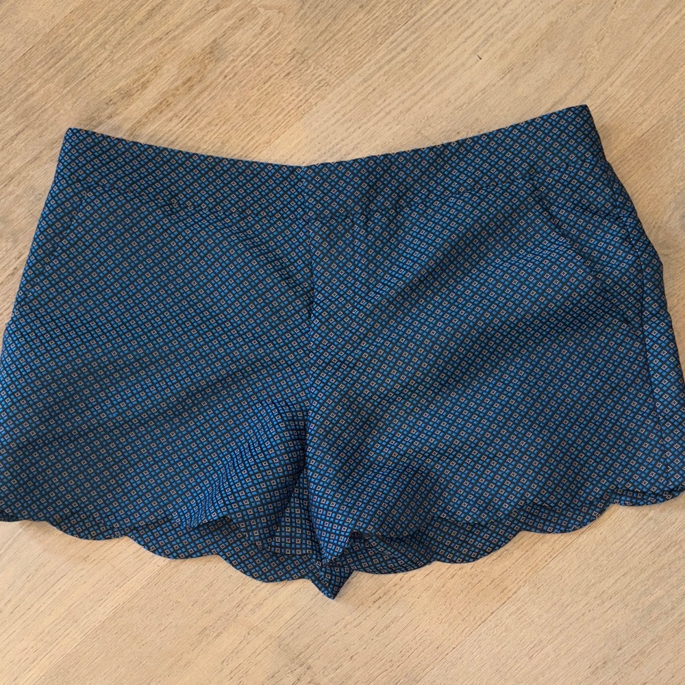 Club Monaco size 2 like new Blue Patterned Women's Shorts